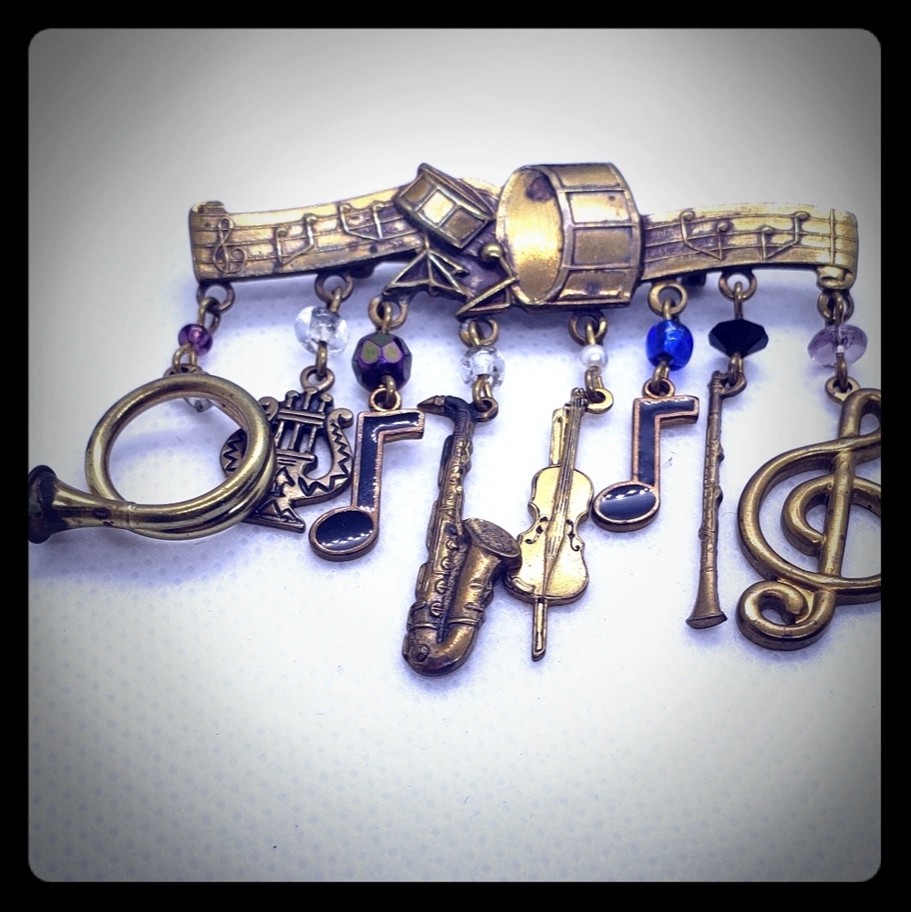 Jewelry Music Instruments Dangling Brooch Pin